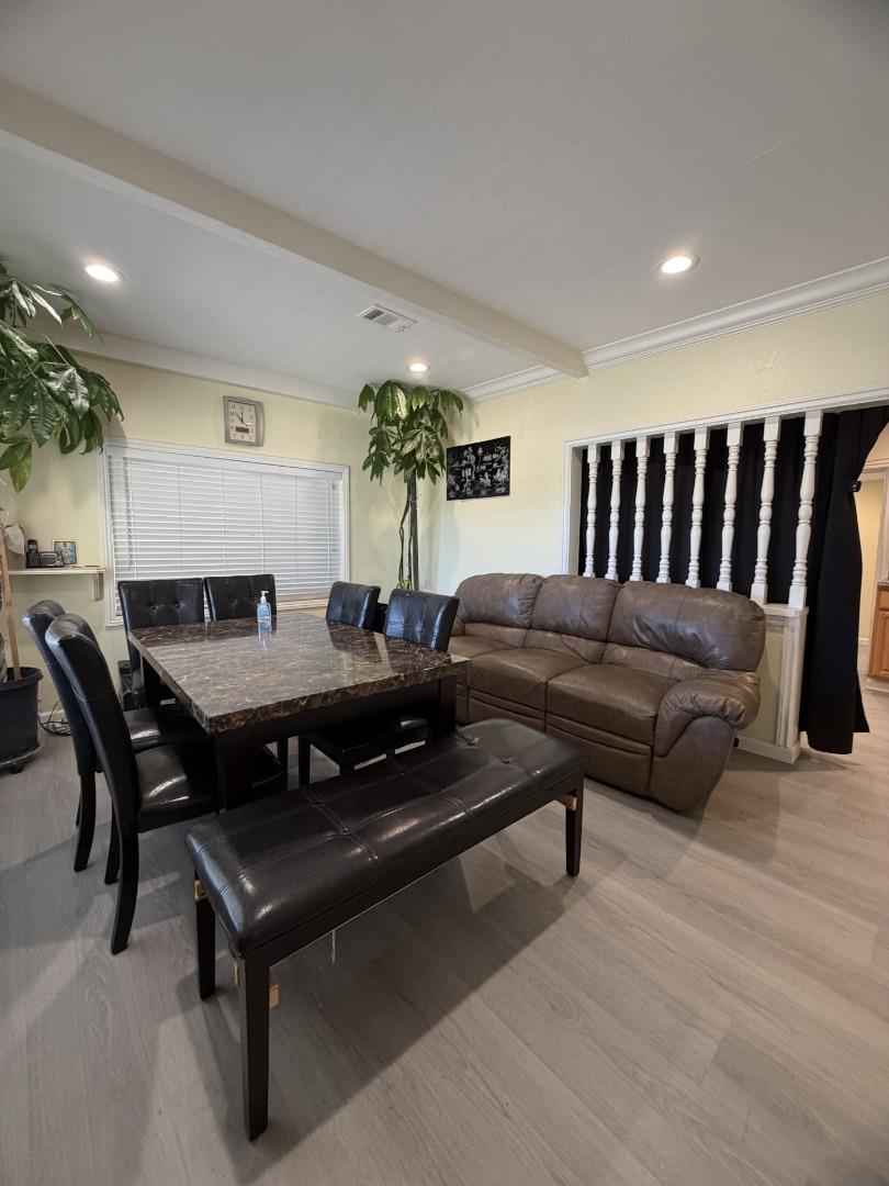 Detail Gallery Image 3 of 18 For 198 S Cragmont, San Jose,  CA 95127 - 3 Beds | 2 Baths