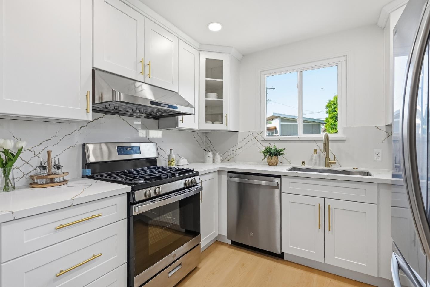 Detail Gallery Image 12 of 39 For 245 E 40th Ave, San Mateo,  CA 94403 - 3 Beds | 2 Baths