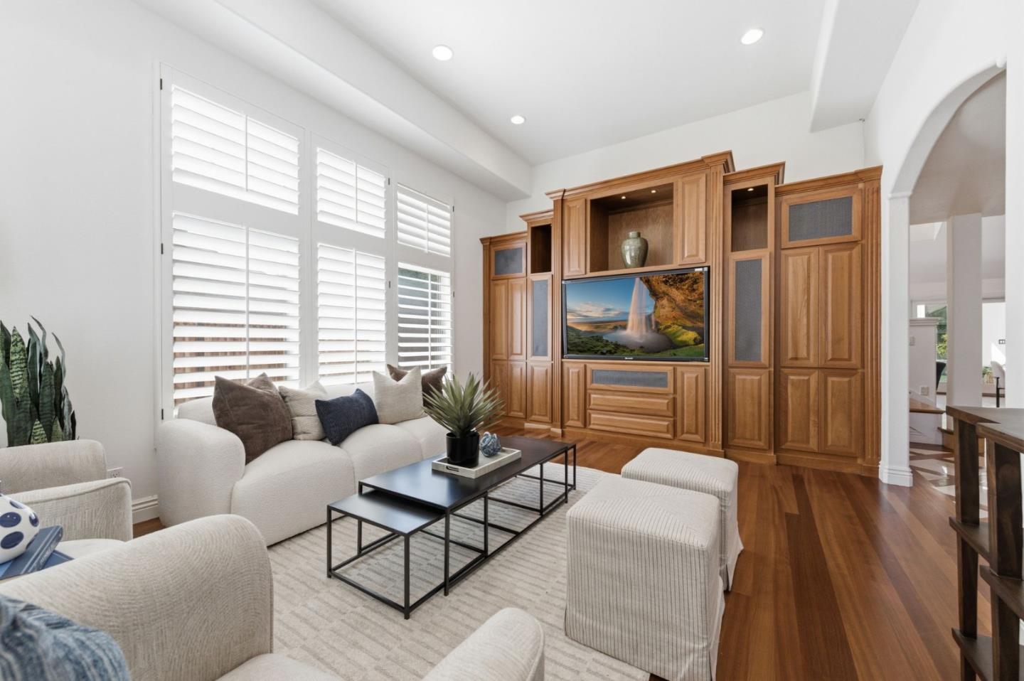 Detail Gallery Image 16 of 42 For 105 Calle El Padre, Los Gatos,  CA 95032 - 4 Beds | 3 Baths