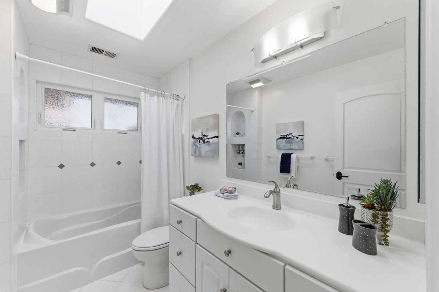 Detail Gallery Image 25 of 42 For 105 Calle El Padre, Los Gatos,  CA 95032 - 4 Beds | 3 Baths