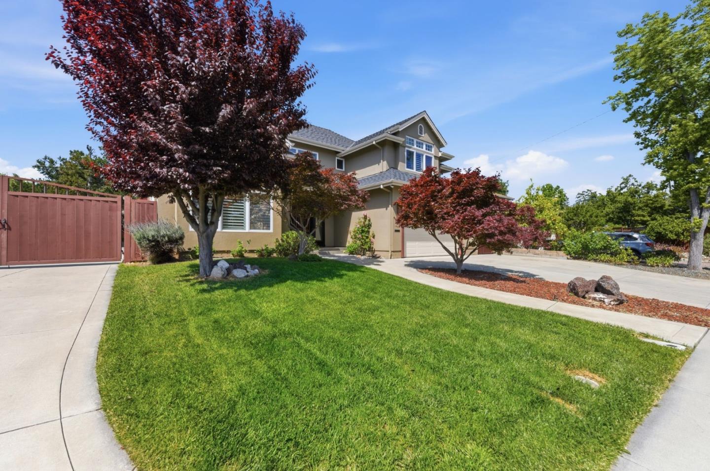 Detail Gallery Image 3 of 42 For 105 Calle El Padre, Los Gatos,  CA 95032 - 4 Beds | 3 Baths