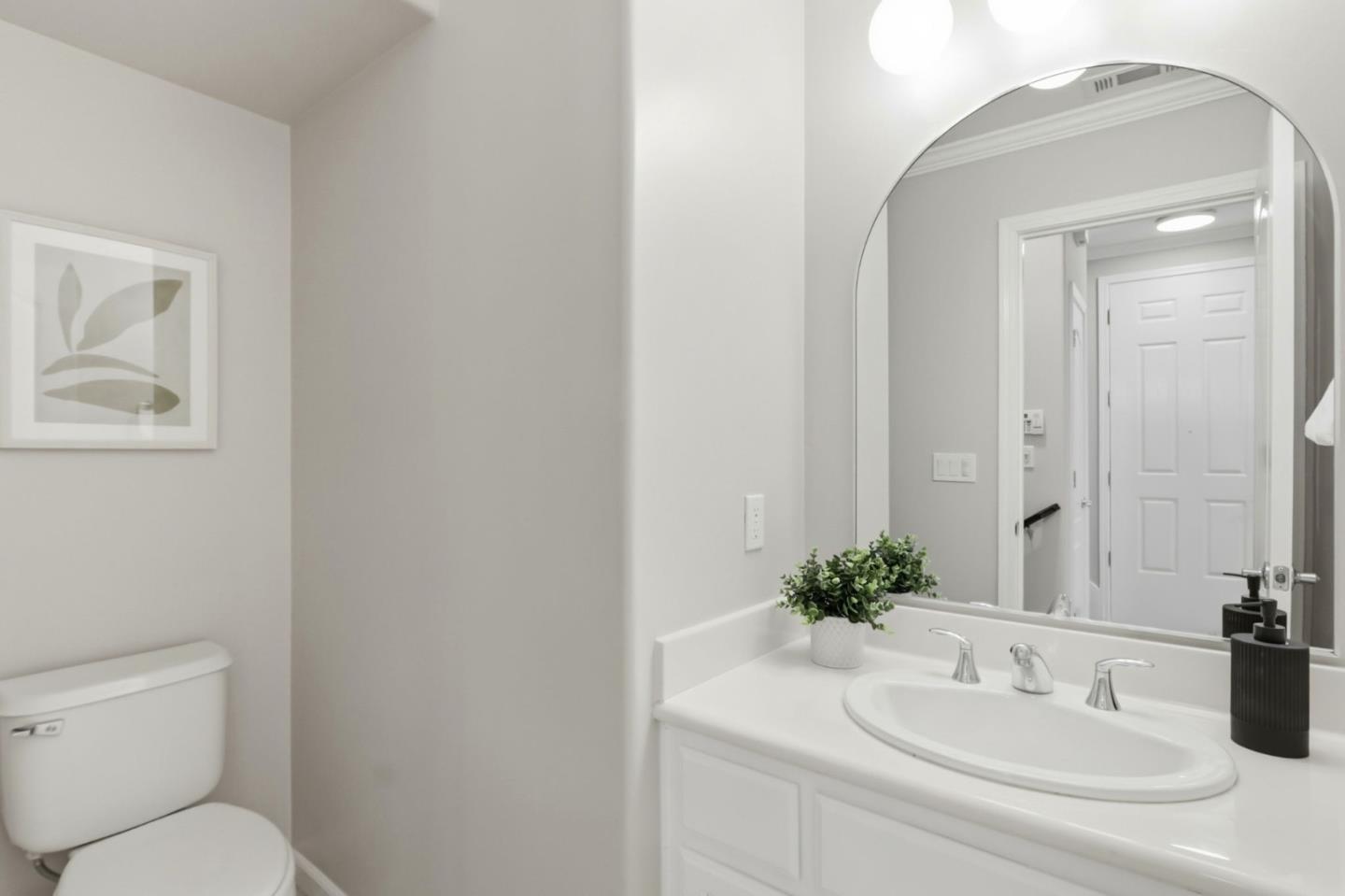 Detail Gallery Image 22 of 28 For 483 Tea Tree Ter, Sunnyvale,  CA 94086 - 3 Beds | 2/1 Baths