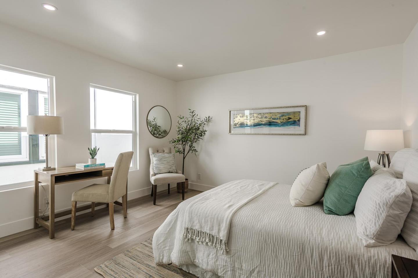 Detail Gallery Image 12 of 27 For 1307 California Dr, Burlingame,  CA 94010 - 3 Beds | 3 Baths