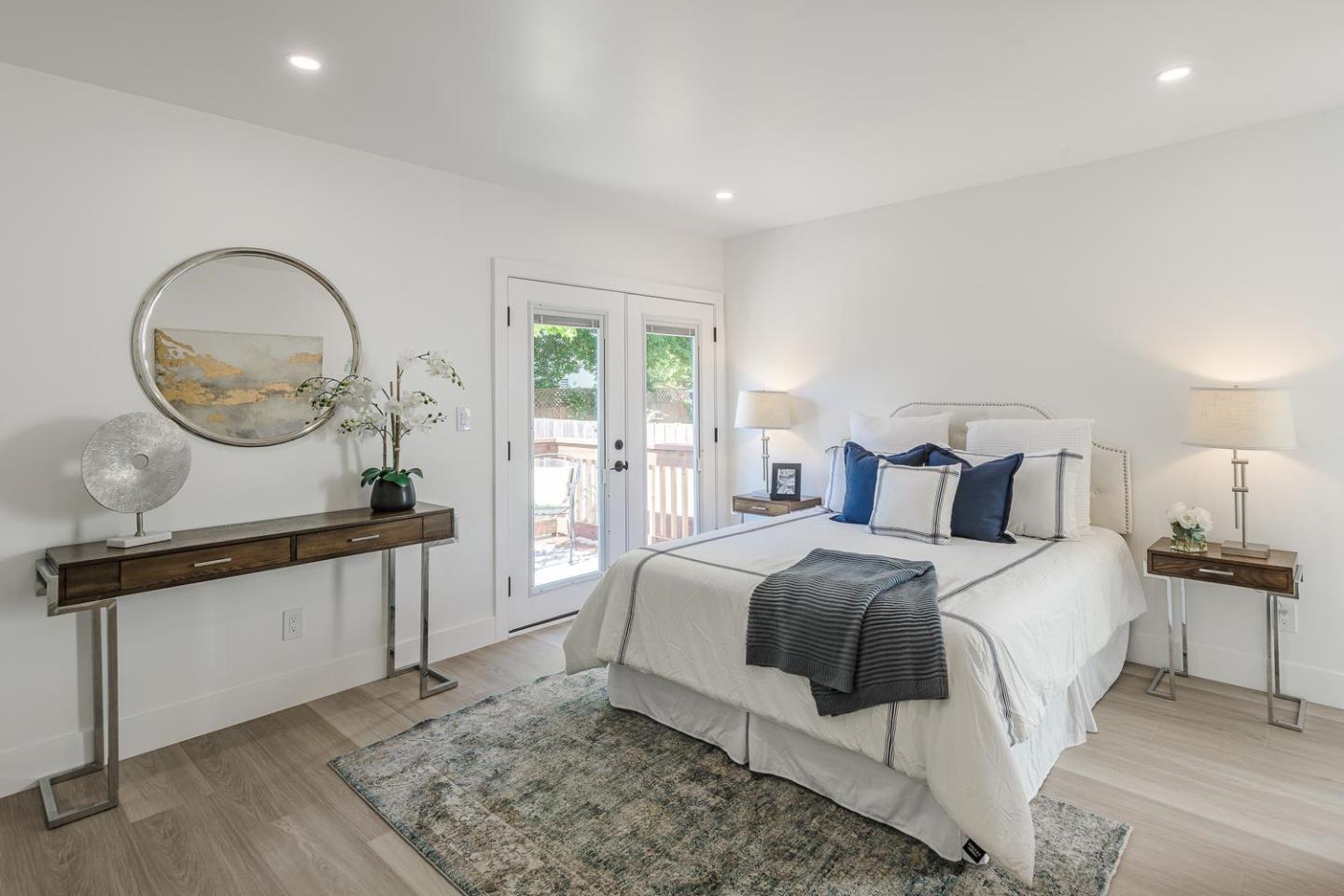 Detail Gallery Image 16 of 27 For 1307 California Dr, Burlingame,  CA 94010 - 3 Beds | 3 Baths