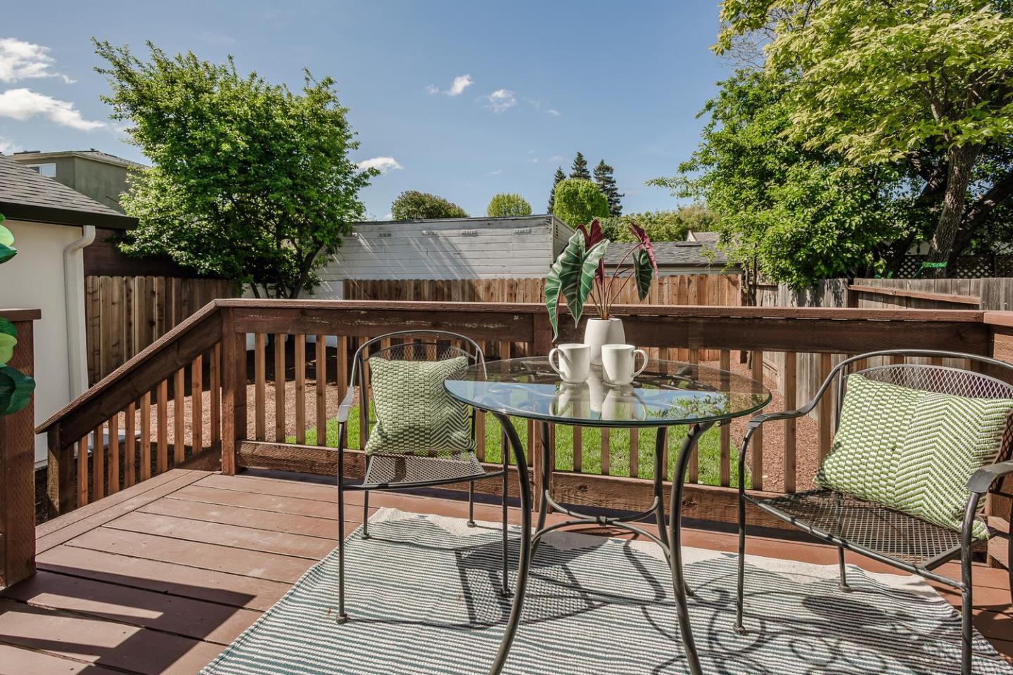 Detail Gallery Image 23 of 27 For 1307 California Dr, Burlingame,  CA 94010 - 3 Beds | 3 Baths