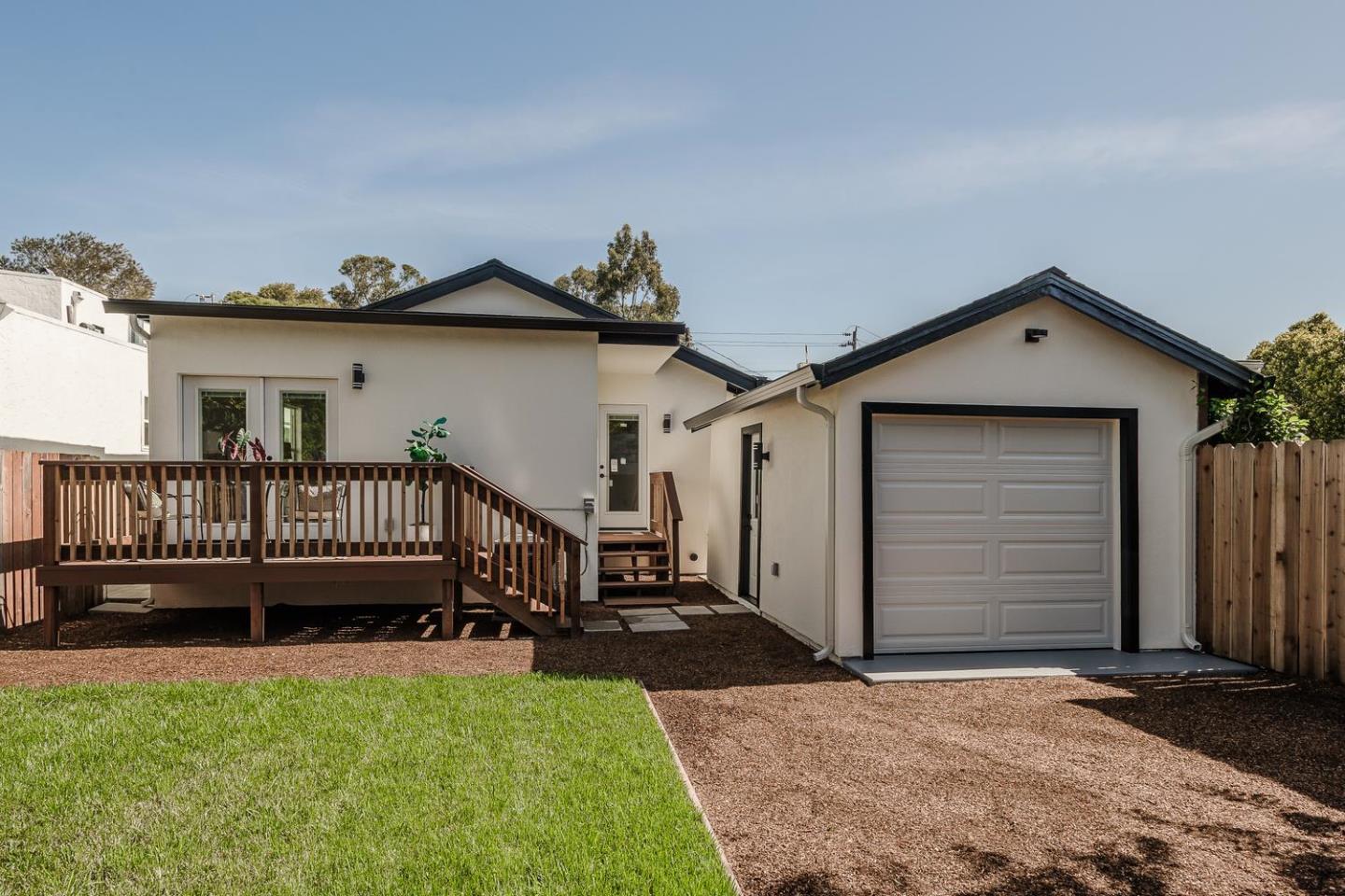 Detail Gallery Image 24 of 27 For 1307 California Dr, Burlingame,  CA 94010 - 3 Beds | 3 Baths