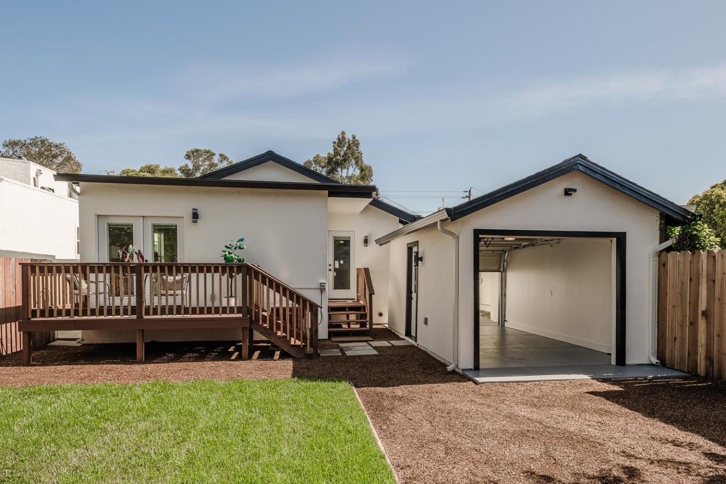 Detail Gallery Image 25 of 27 For 1307 California Dr, Burlingame,  CA 94010 - 3 Beds | 3 Baths