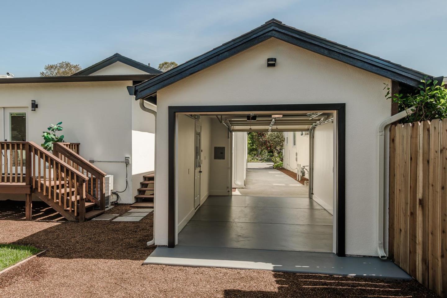 Detail Gallery Image 26 of 27 For 1307 California Dr, Burlingame,  CA 94010 - 3 Beds | 3 Baths