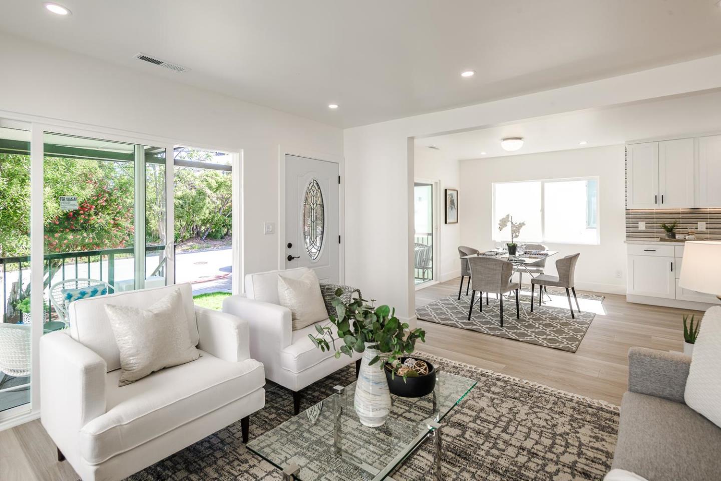 Detail Gallery Image 6 of 27 For 1307 California Dr, Burlingame,  CA 94010 - 3 Beds | 3 Baths