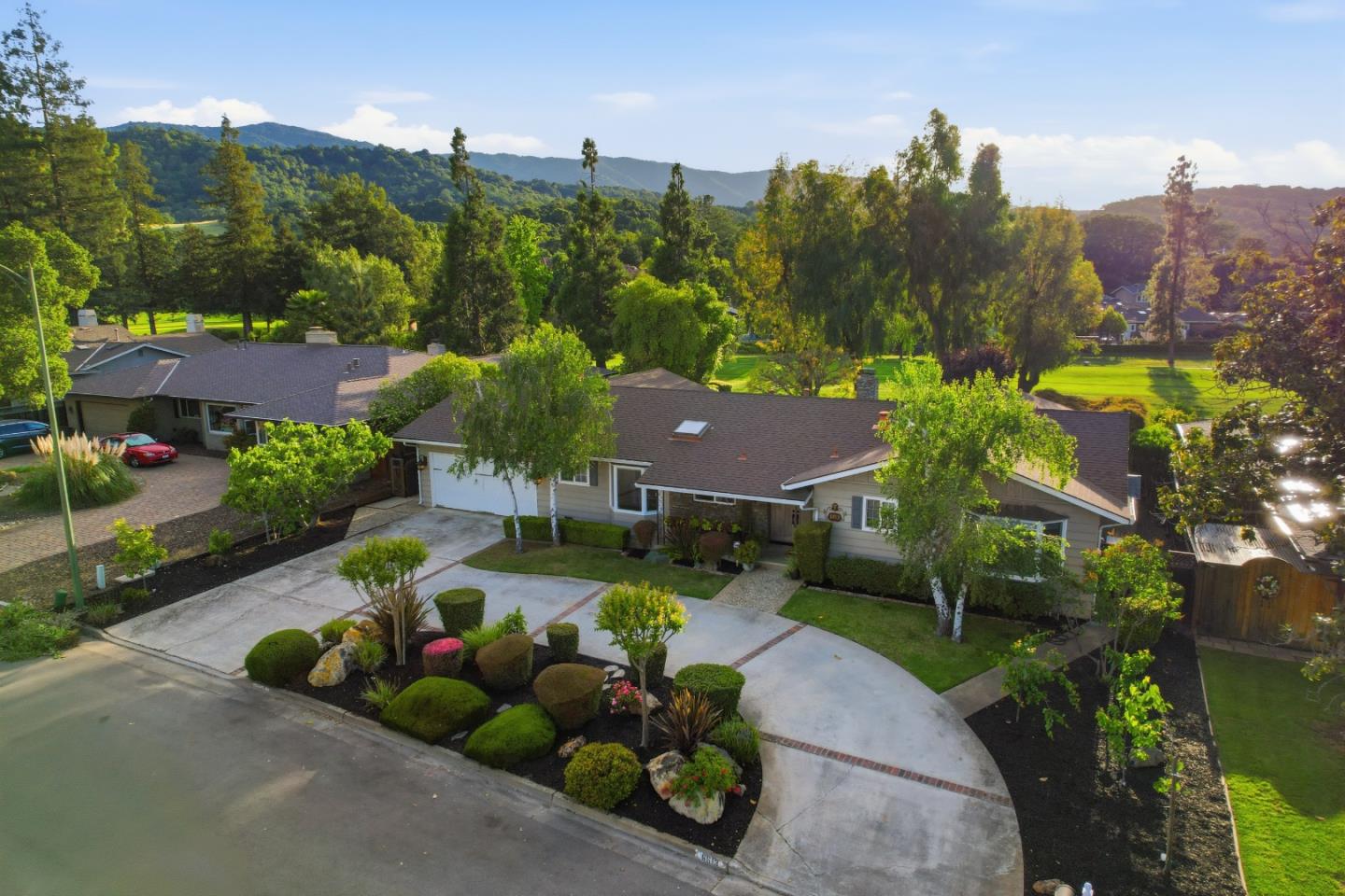 Detail Gallery Image 2 of 15 For 6613 Crystal Springs Dr, San Jose,  CA 95120 - 3 Beds | 2 Baths