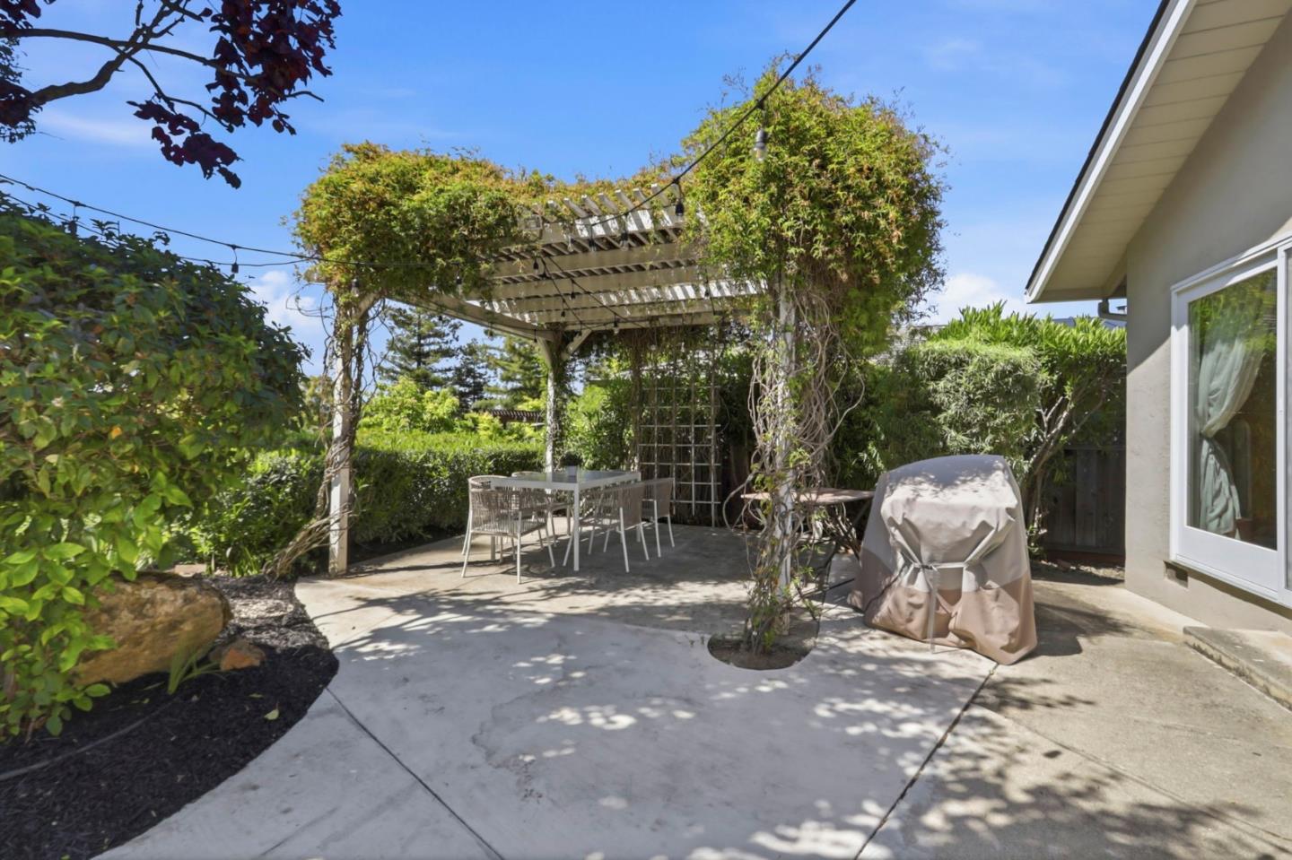 Detail Gallery Image 39 of 51 For 6613 Crystal Springs Dr, San Jose,  CA 95120 - 3 Beds | 2 Baths