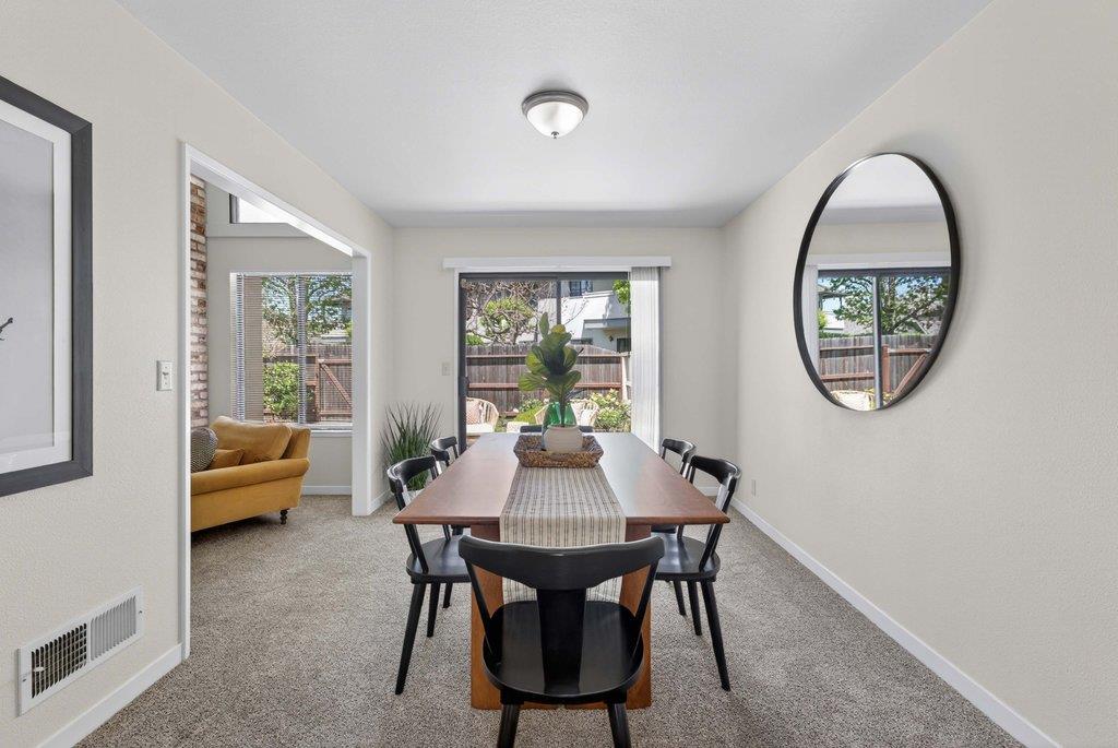 Detail Gallery Image 11 of 43 For 112 Nissen Rd #4,  Salinas,  CA 93901 - 3 Beds | 2 Baths