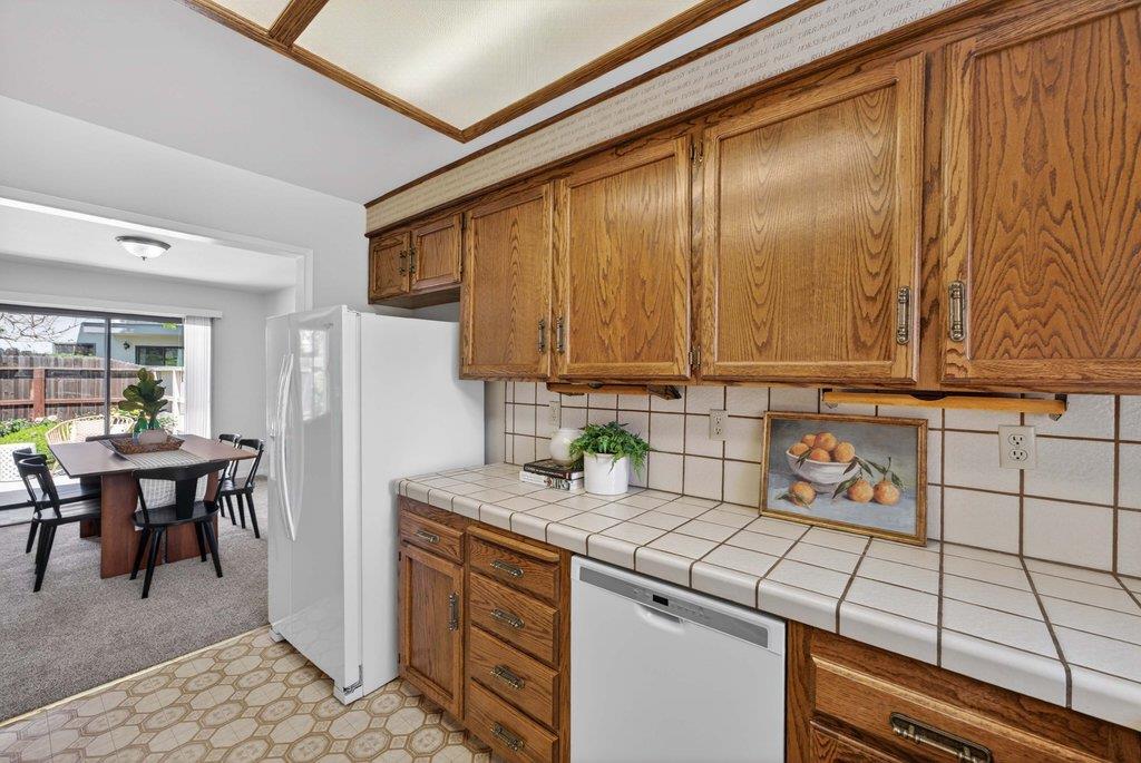 Detail Gallery Image 15 of 43 For 112 Nissen Rd #4,  Salinas,  CA 93901 - 3 Beds | 2 Baths
