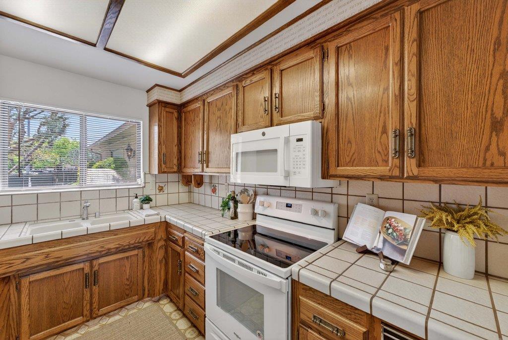 Detail Gallery Image 17 of 43 For 112 Nissen Rd #4,  Salinas,  CA 93901 - 3 Beds | 2 Baths