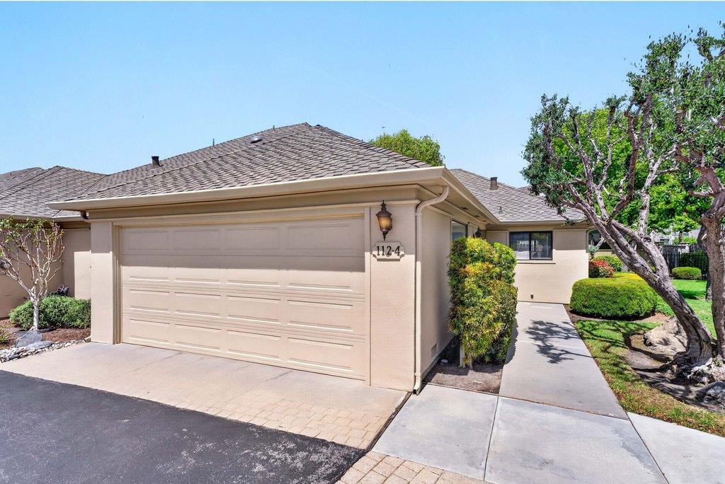 Detail Gallery Image 3 of 43 For 112 Nissen Rd #4,  Salinas,  CA 93901 - 3 Beds | 2 Baths