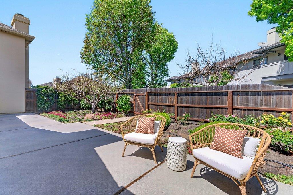 Detail Gallery Image 30 of 43 For 112 Nissen Rd #4,  Salinas,  CA 93901 - 3 Beds | 2 Baths