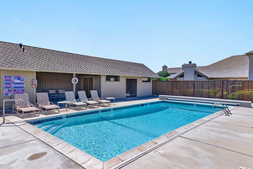 Detail Gallery Image 37 of 43 For 112 Nissen Rd #4,  Salinas,  CA 93901 - 3 Beds | 2 Baths