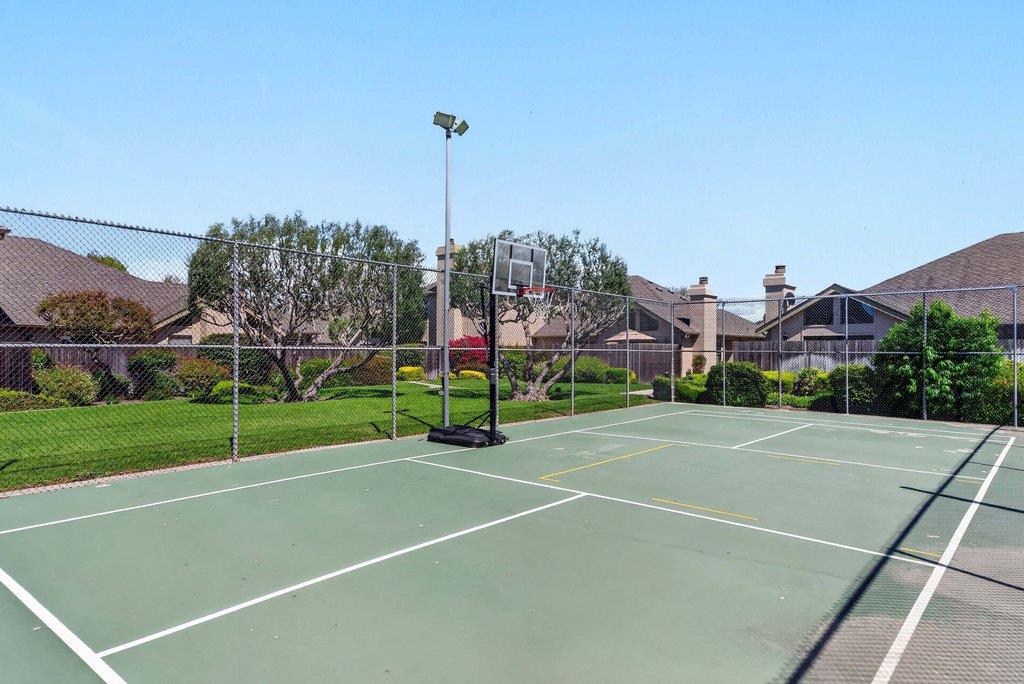 Detail Gallery Image 38 of 43 For 112 Nissen Rd #4,  Salinas,  CA 93901 - 3 Beds | 2 Baths