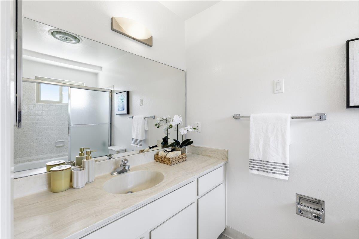 Detail Gallery Image 22 of 43 For 436 Sierra Vista Ave #8,  Mountain View,  CA 94043 - 2 Beds | 2/1 Baths