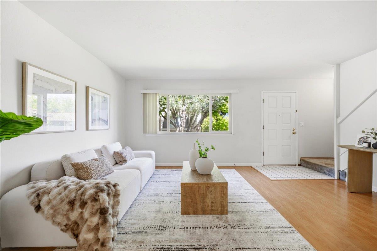 Detail Gallery Image 7 of 43 For 436 Sierra Vista Ave #8,  Mountain View,  CA 94043 - 2 Beds | 2/1 Baths