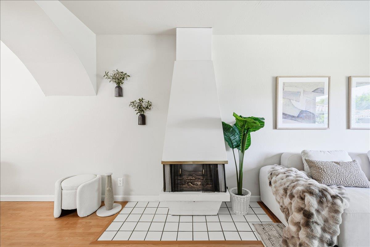 Detail Gallery Image 8 of 43 For 436 Sierra Vista Ave #8,  Mountain View,  CA 94043 - 2 Beds | 2/1 Baths