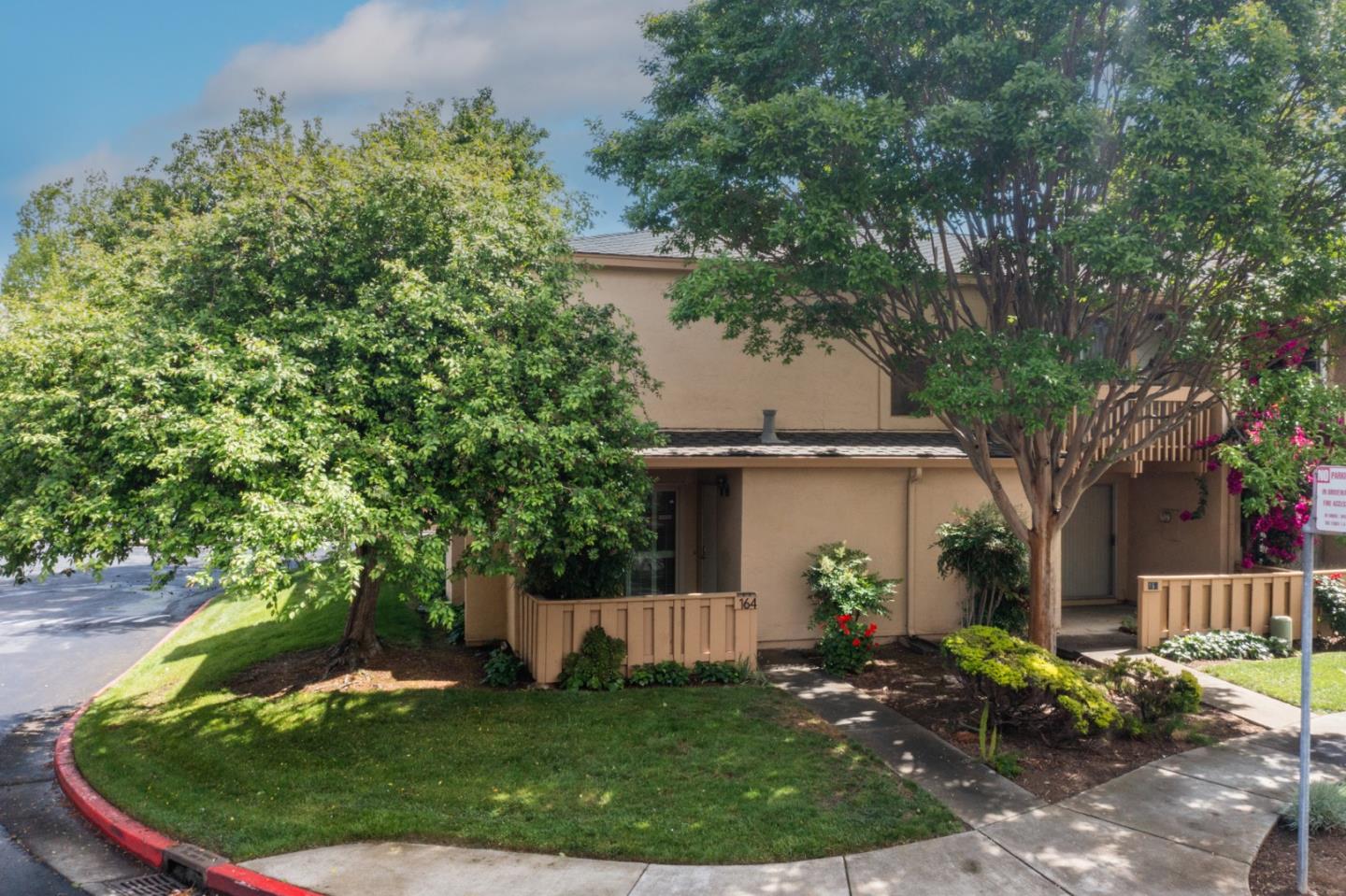 Detail Gallery Image 14 of 21 For 125 Connemara Way #164,  Sunnyvale,  CA 94087 - 2 Beds | 1/1 Baths