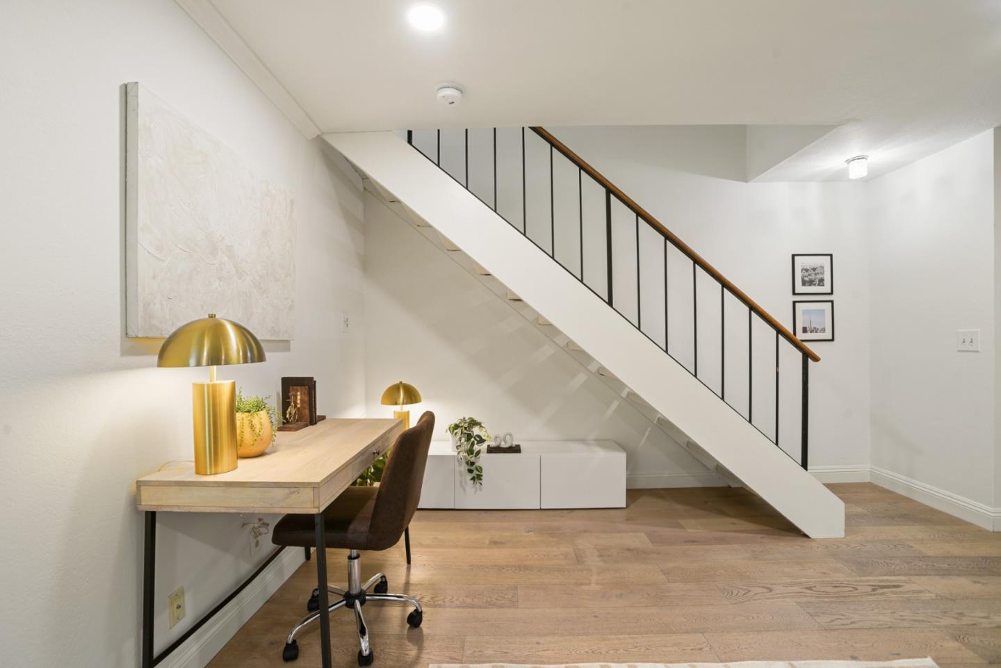 Detail Gallery Image 2 of 21 For 125 Connemara Way #164,  Sunnyvale,  CA 94087 - 2 Beds | 1/1 Baths