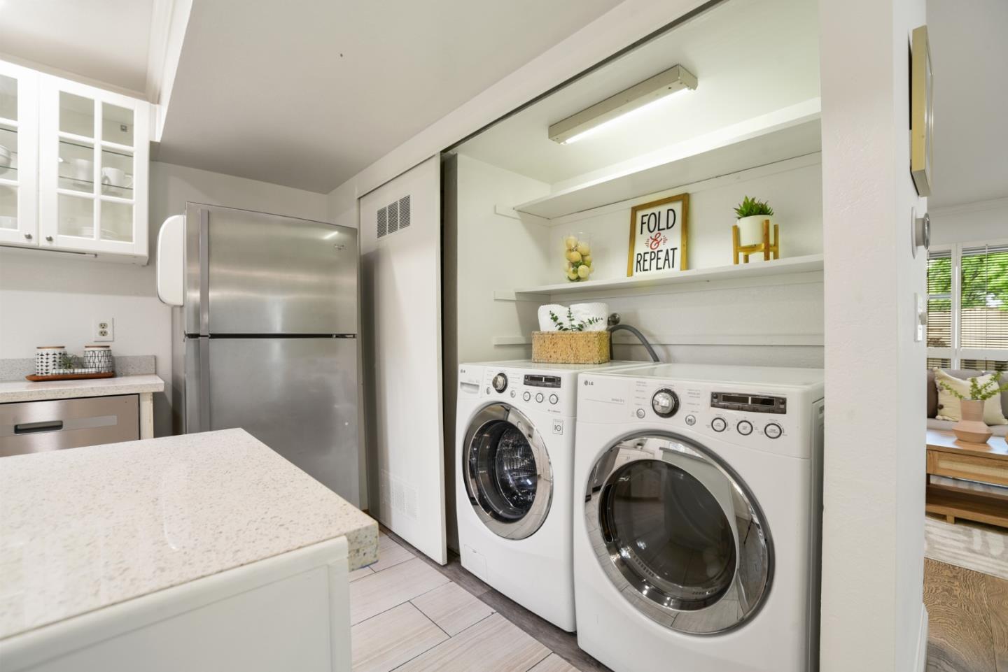 Detail Gallery Image 5 of 21 For 125 Connemara Way #164,  Sunnyvale,  CA 94087 - 2 Beds | 1/1 Baths