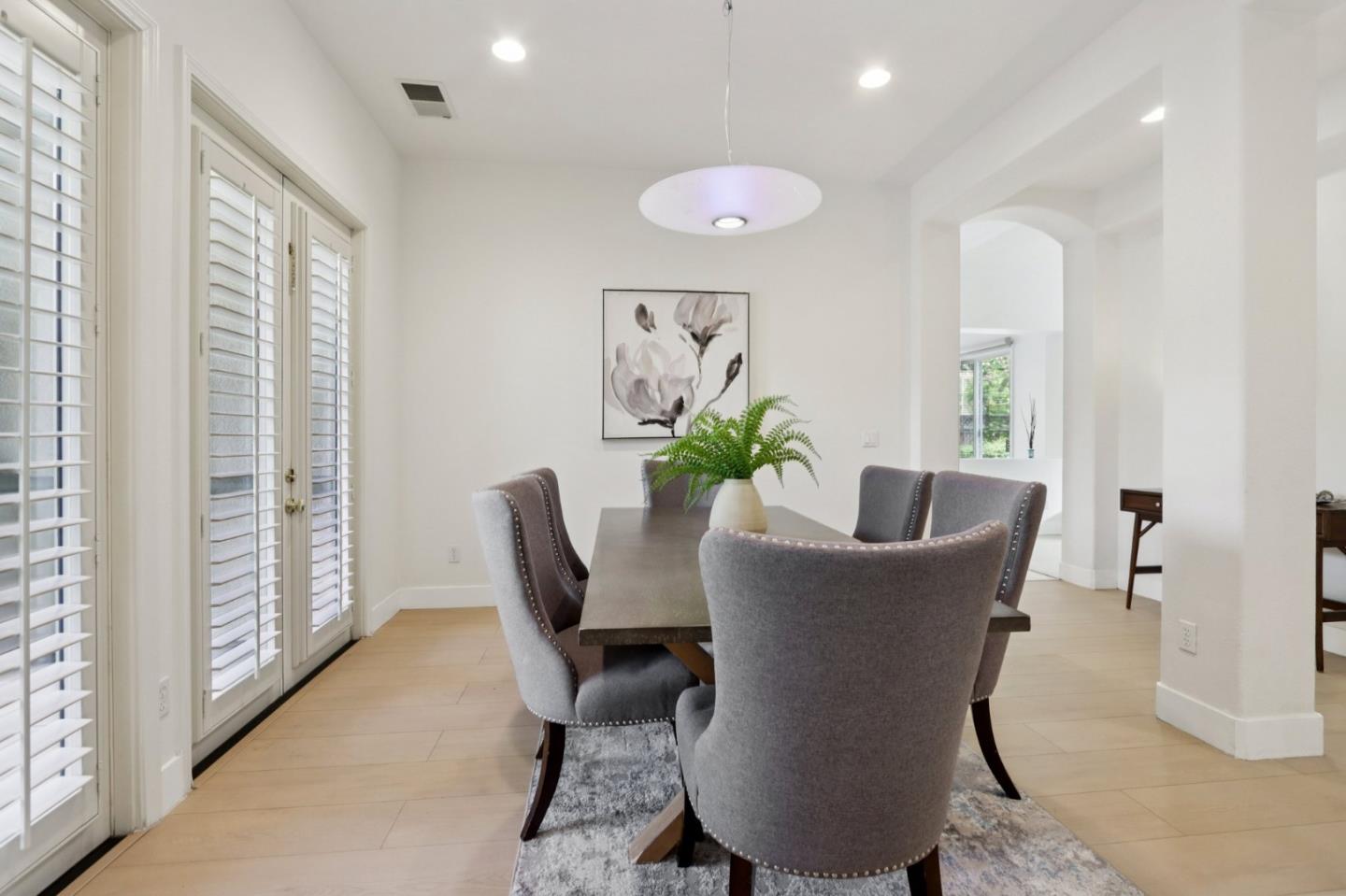 Detail Gallery Image 11 of 66 For 5867 Gleneagles Cir, San Jose,  CA 95138 - 4 Beds | 4/1 Baths