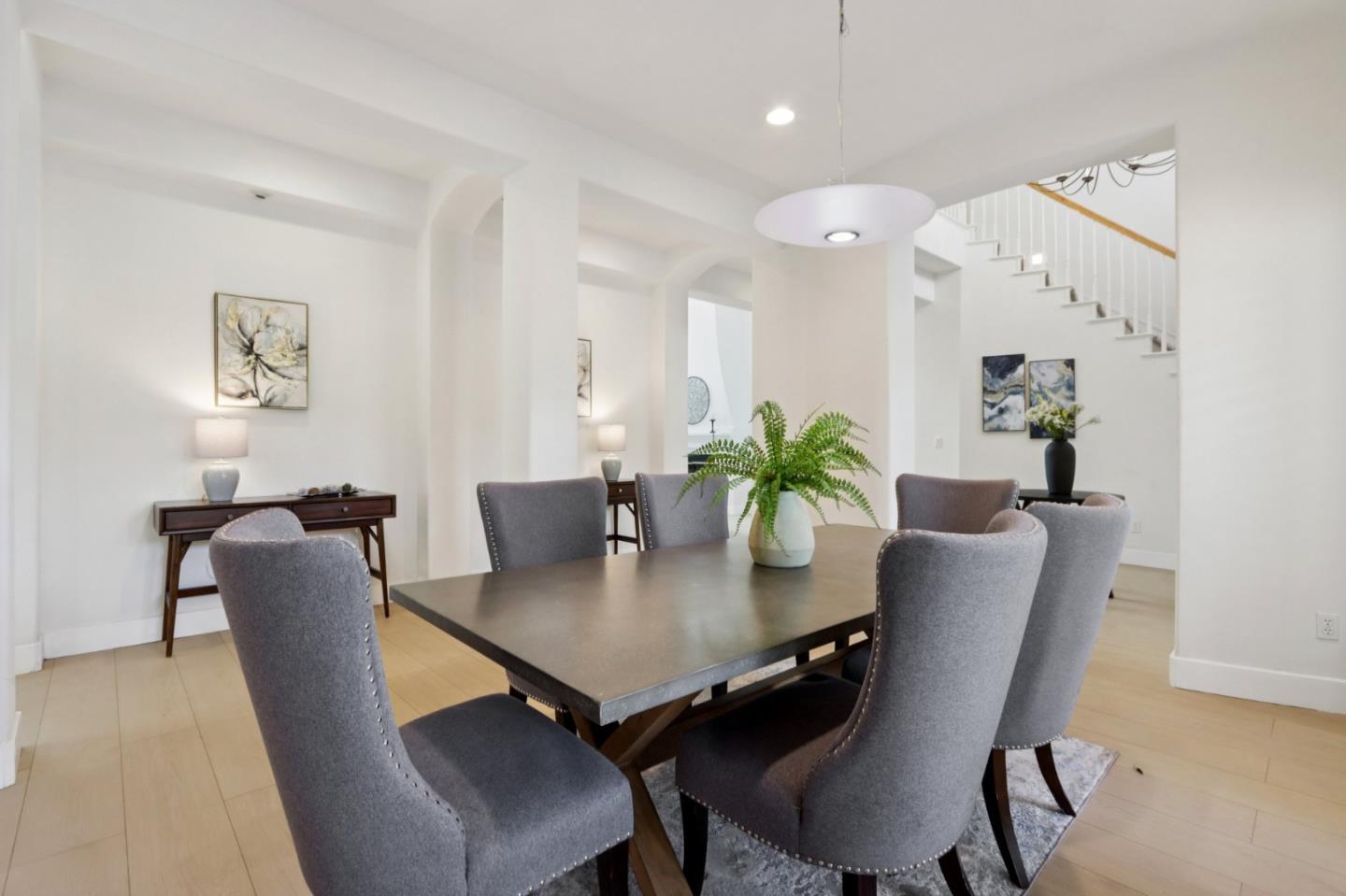 Detail Gallery Image 13 of 66 For 5867 Gleneagles Cir, San Jose,  CA 95138 - 4 Beds | 4/1 Baths