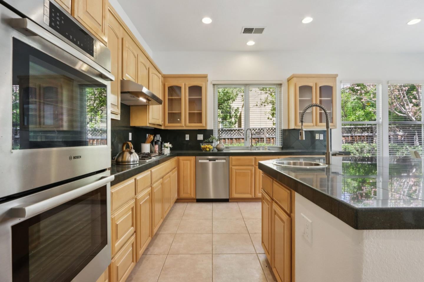 Detail Gallery Image 16 of 66 For 5867 Gleneagles Cir, San Jose,  CA 95138 - 4 Beds | 4/1 Baths