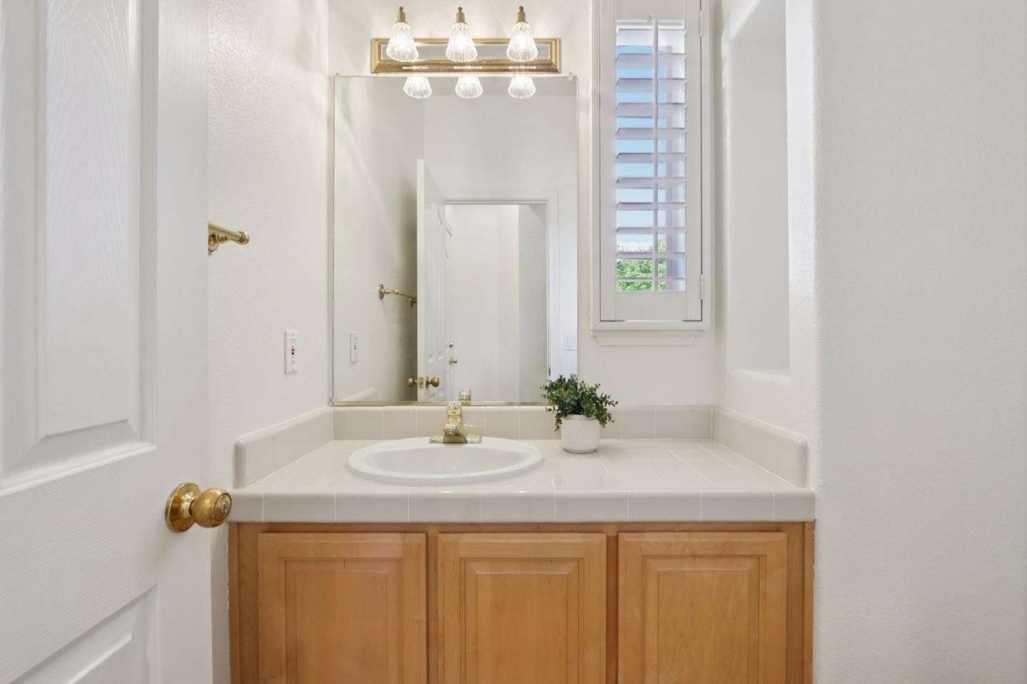 Detail Gallery Image 32 of 66 For 5867 Gleneagles Cir, San Jose,  CA 95138 - 4 Beds | 4/1 Baths