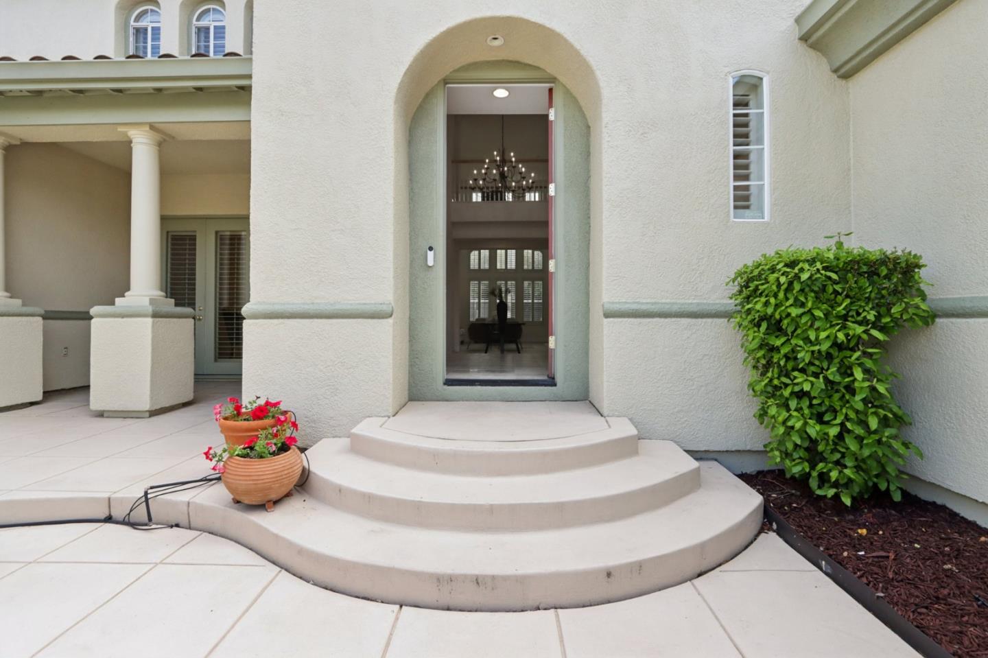 Detail Gallery Image 4 of 66 For 5867 Gleneagles Cir, San Jose,  CA 95138 - 4 Beds | 4/1 Baths