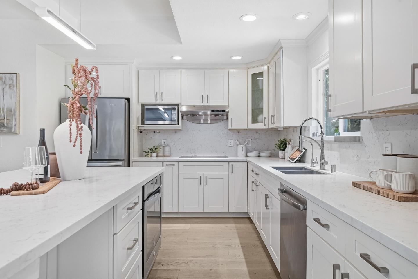 Detail Gallery Image 9 of 75 For 592 Sunnymount Ave, Sunnyvale,  CA 94087 - 5 Beds | 3 Baths