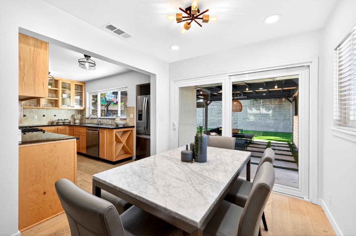 Detail Gallery Image 12 of 48 For 2089 Laurelei Ave, San Jose,  CA 95128 - 3 Beds | 1 Baths