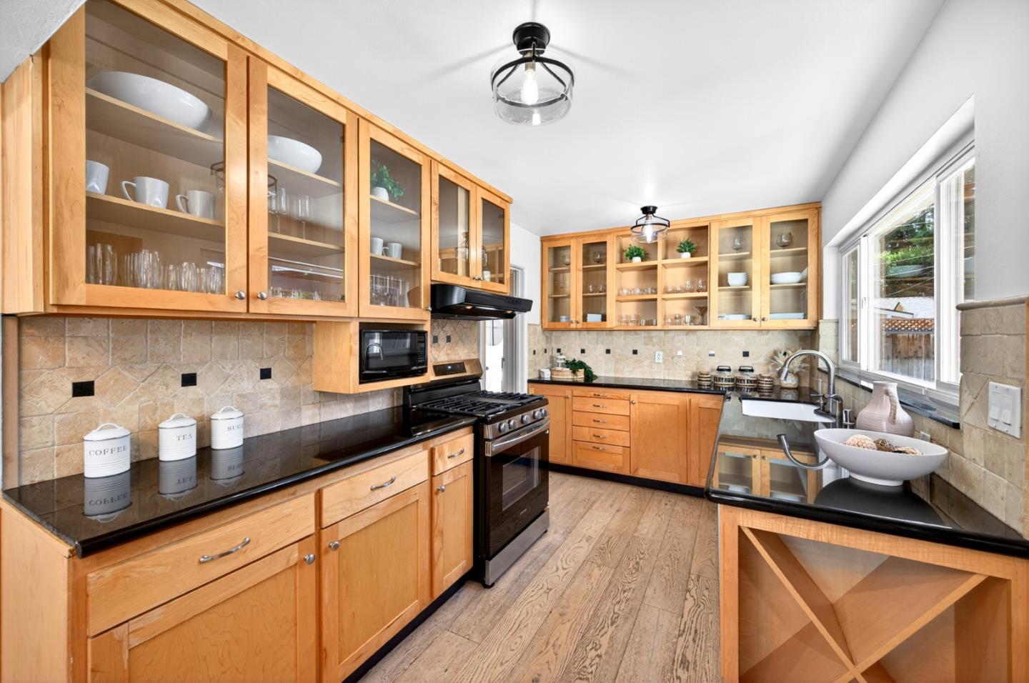 Detail Gallery Image 16 of 48 For 2089 Laurelei Ave, San Jose,  CA 95128 - 3 Beds | 1 Baths