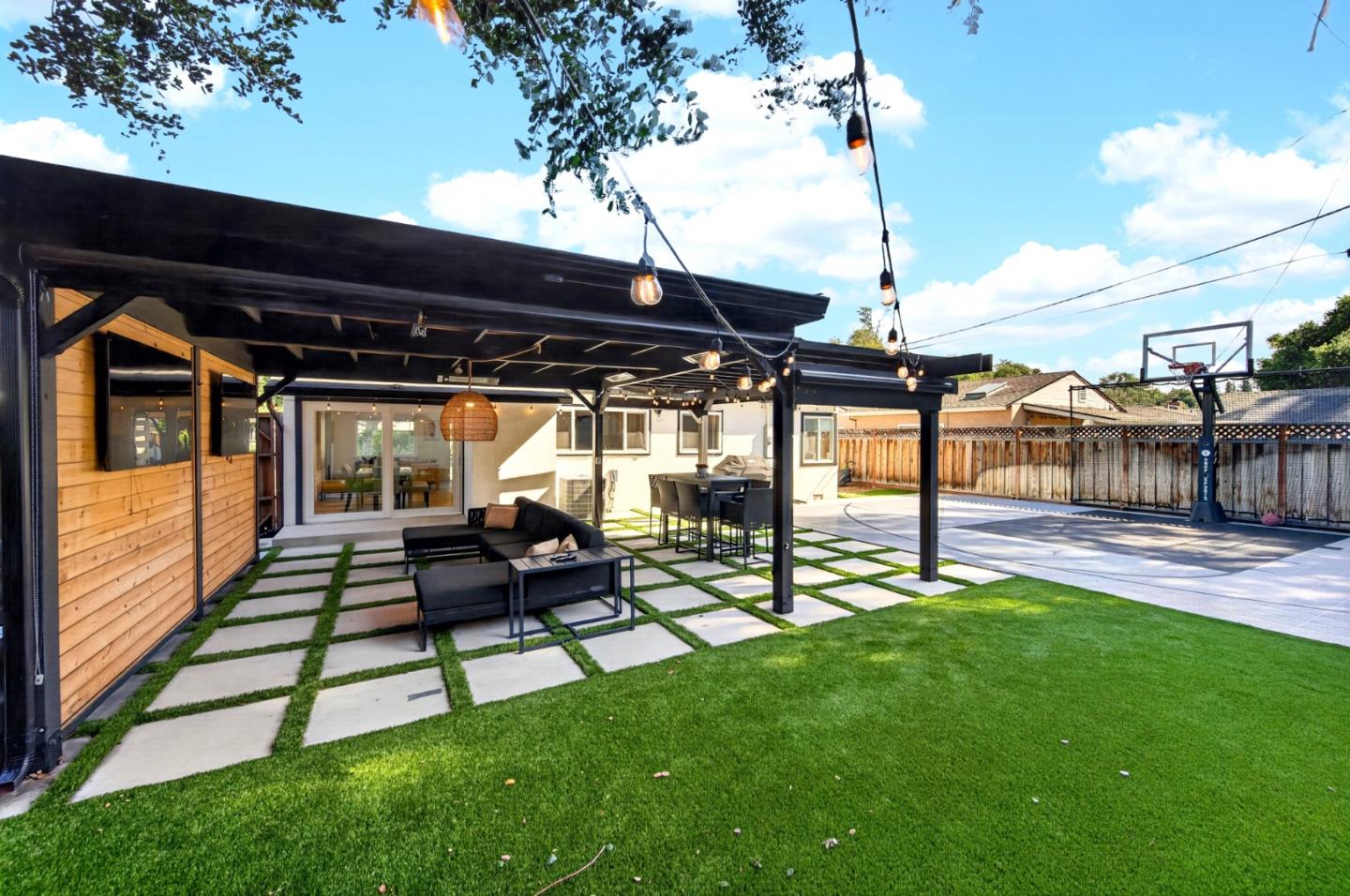 Detail Gallery Image 45 of 48 For 2089 Laurelei Ave, San Jose,  CA 95128 - 3 Beds | 1 Baths