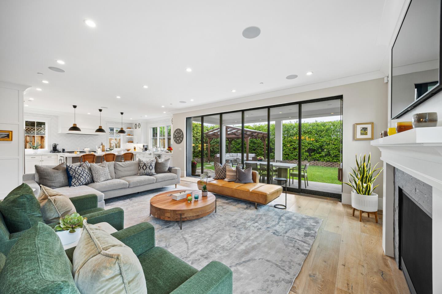 Detail Gallery Image 10 of 37 For 2724 Eaton Ave, San Carlos,  CA 94070 - 5 Beds | 4/1 Baths