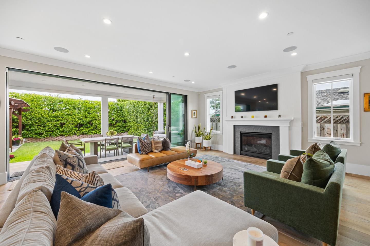 Detail Gallery Image 11 of 37 For 2724 Eaton Ave, San Carlos,  CA 94070 - 5 Beds | 4/1 Baths