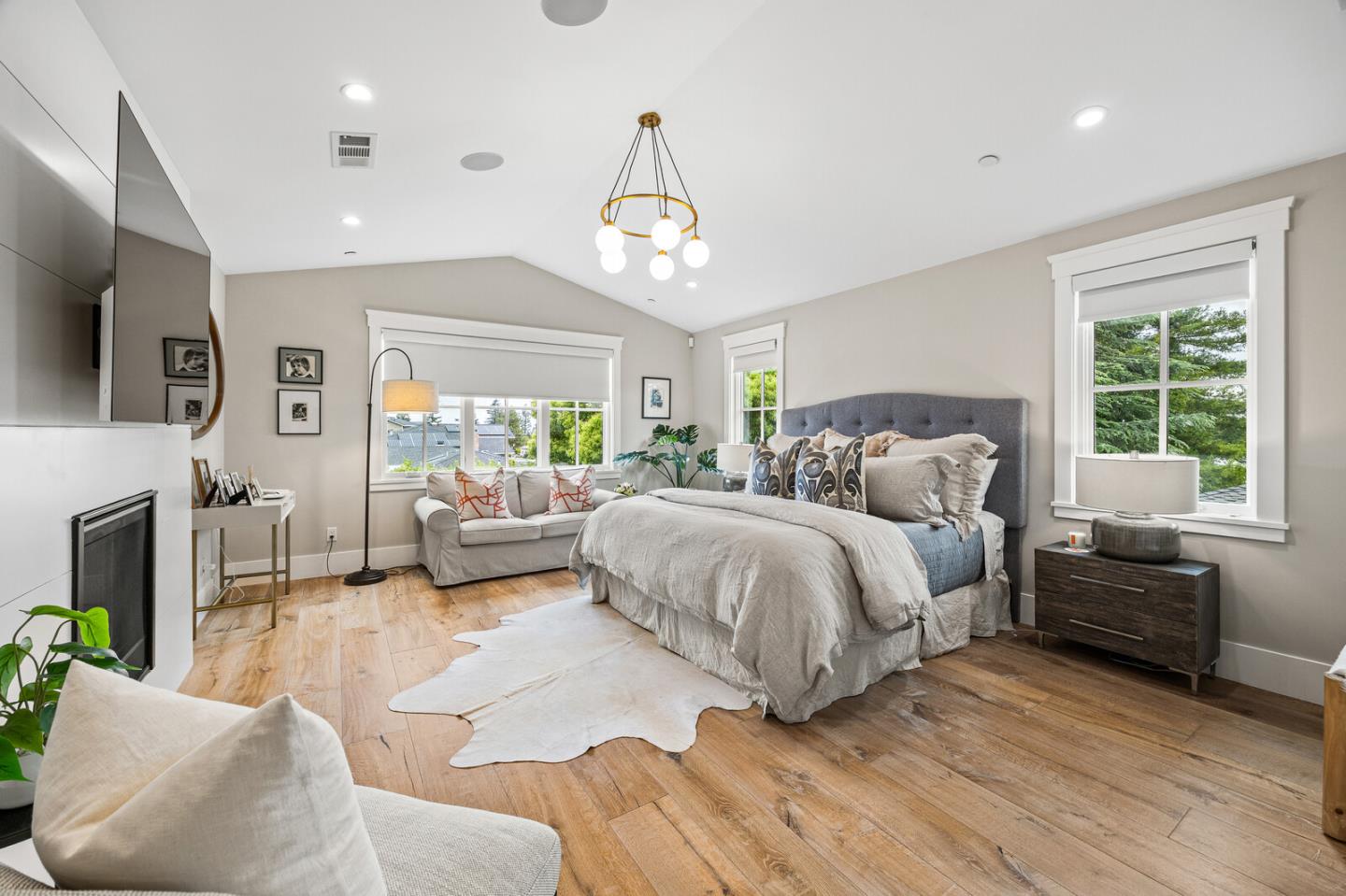 Detail Gallery Image 23 of 37 For 2724 Eaton Ave, San Carlos,  CA 94070 - 5 Beds | 4/1 Baths