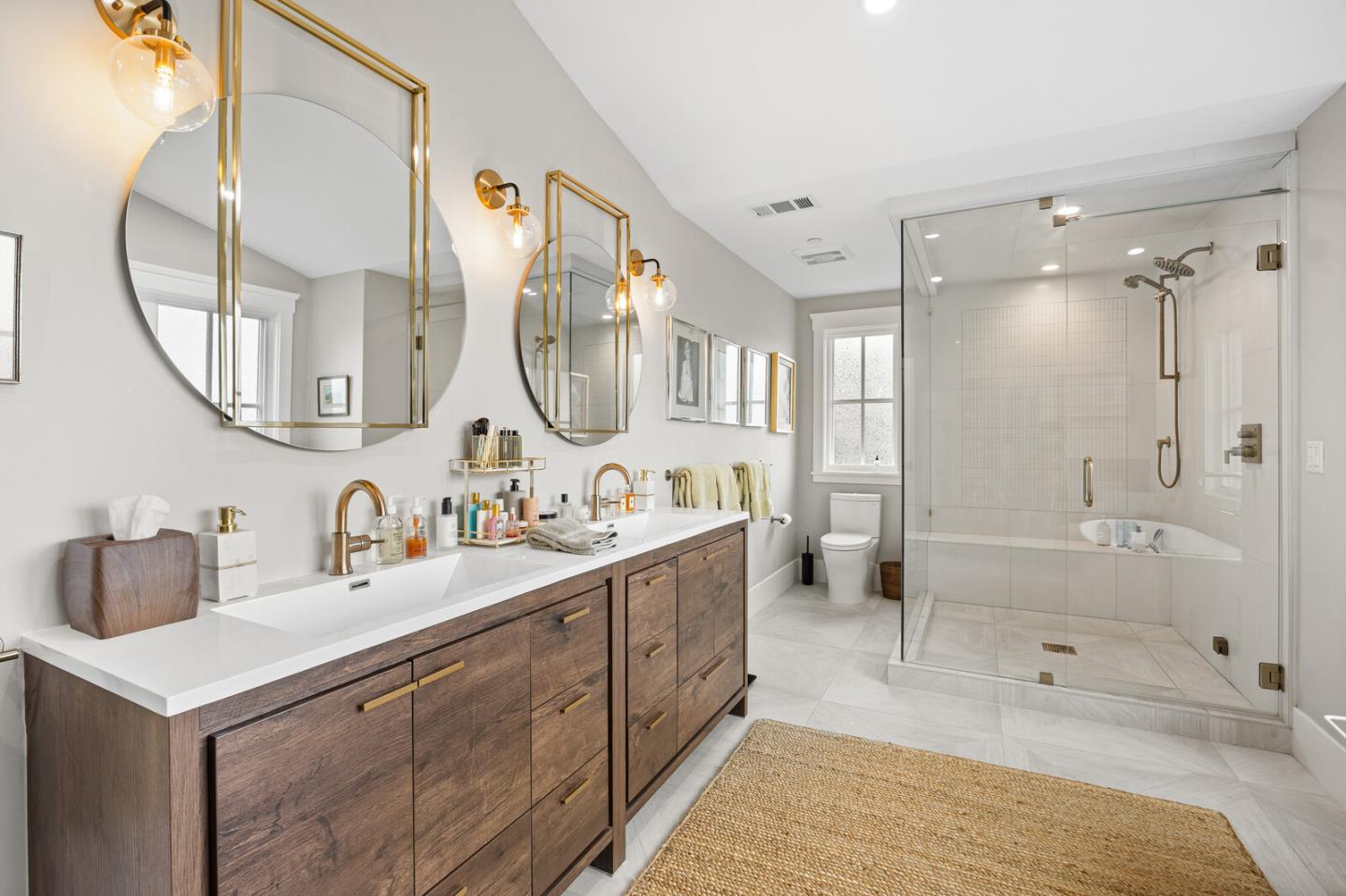 Detail Gallery Image 25 of 37 For 2724 Eaton Ave, San Carlos,  CA 94070 - 5 Beds | 4/1 Baths