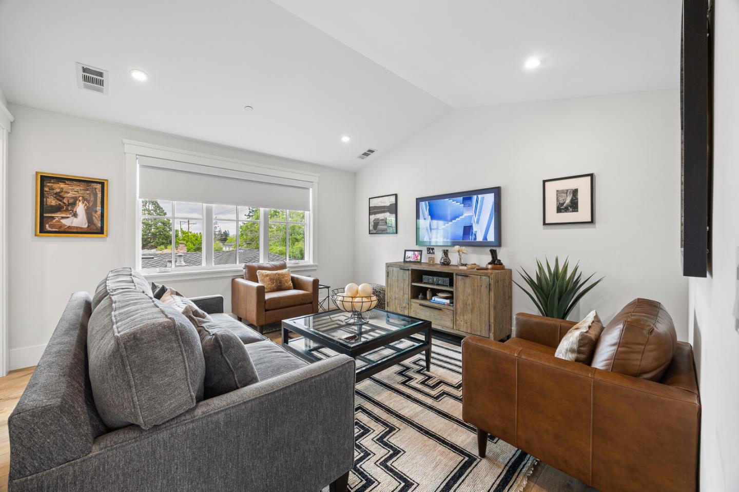 Detail Gallery Image 29 of 37 For 2724 Eaton Ave, San Carlos,  CA 94070 - 5 Beds | 4/1 Baths