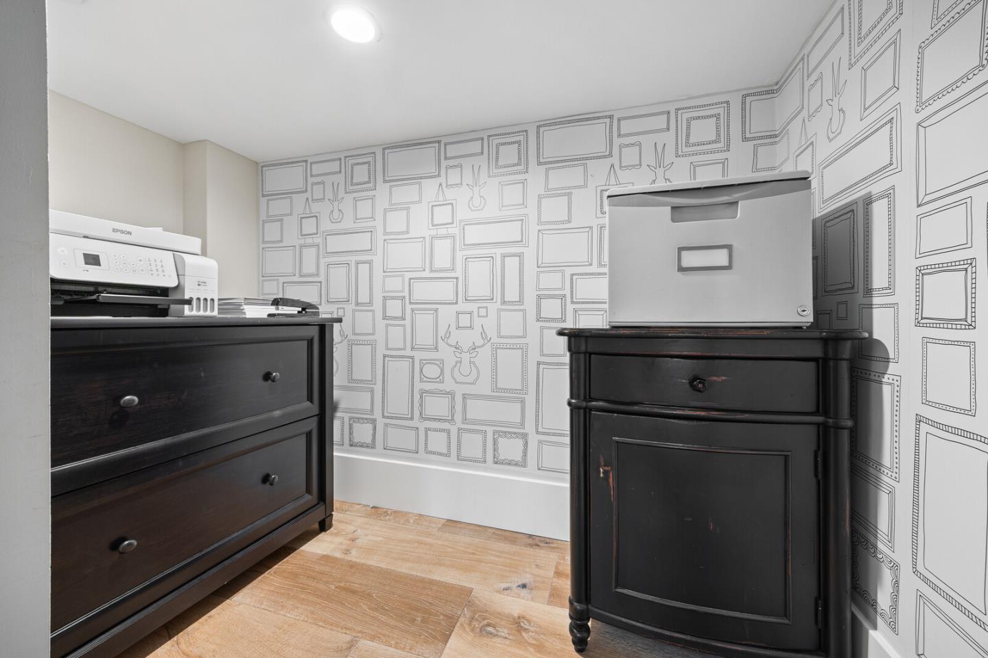 Detail Gallery Image 33 of 37 For 2724 Eaton Ave, San Carlos,  CA 94070 - 5 Beds | 4/1 Baths