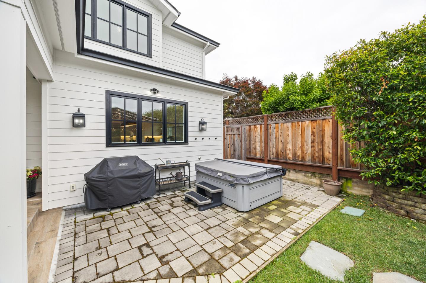 Detail Gallery Image 34 of 37 For 2724 Eaton Ave, San Carlos,  CA 94070 - 5 Beds | 4/1 Baths