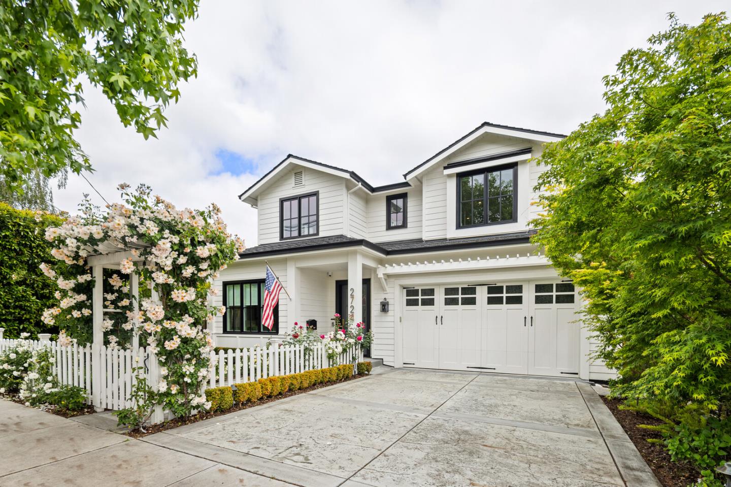 Detail Gallery Image 4 of 37 For 2724 Eaton Ave, San Carlos,  CA 94070 - 5 Beds | 4/1 Baths