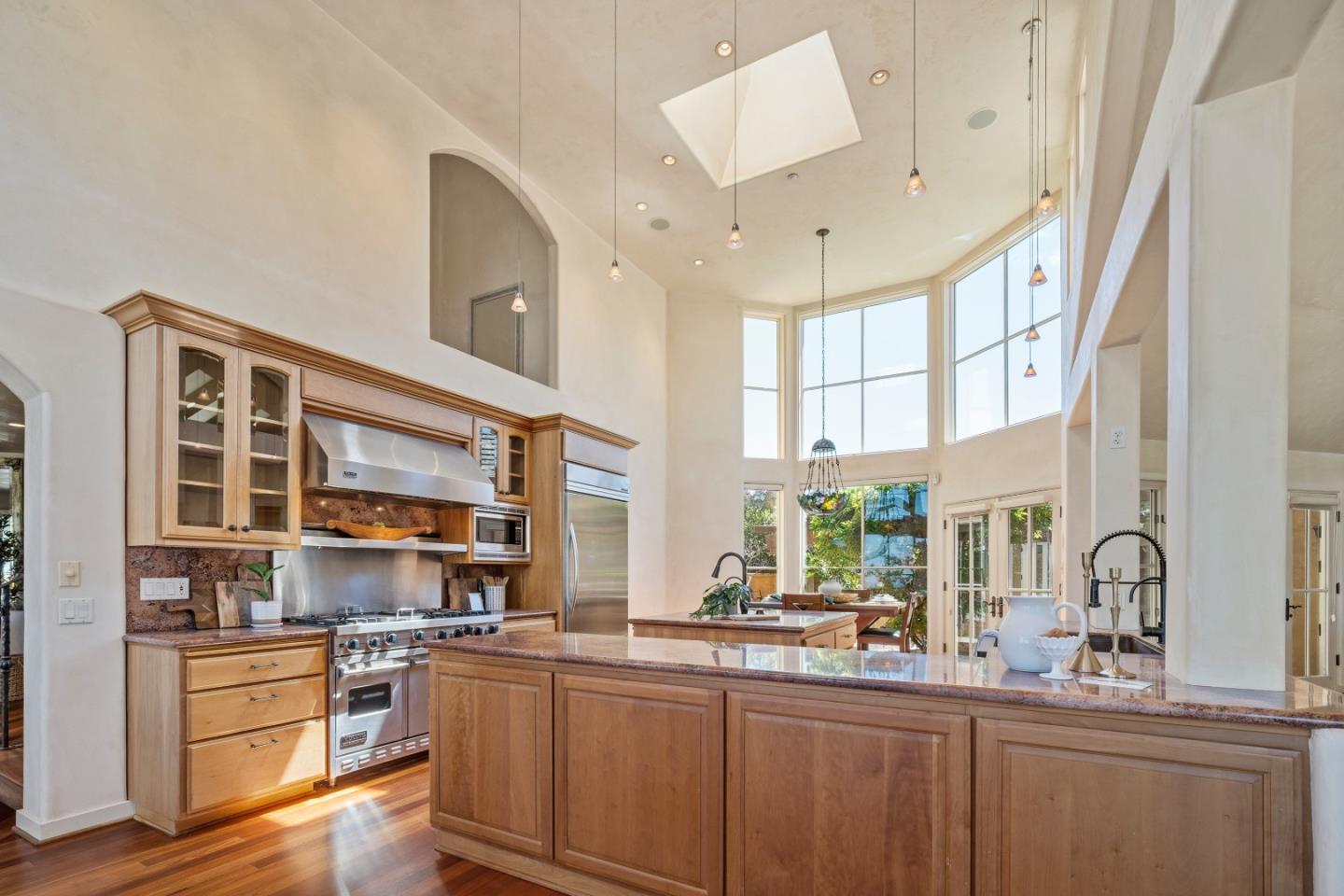 Detail Gallery Image 11 of 37 For 1273 Surf Ave, Pacific Grove,  CA 93950 - 4 Beds | 3/1 Baths