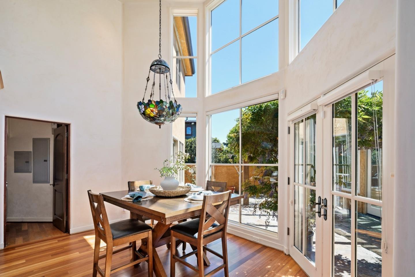 Detail Gallery Image 12 of 37 For 1273 Surf Ave, Pacific Grove,  CA 93950 - 4 Beds | 3/1 Baths