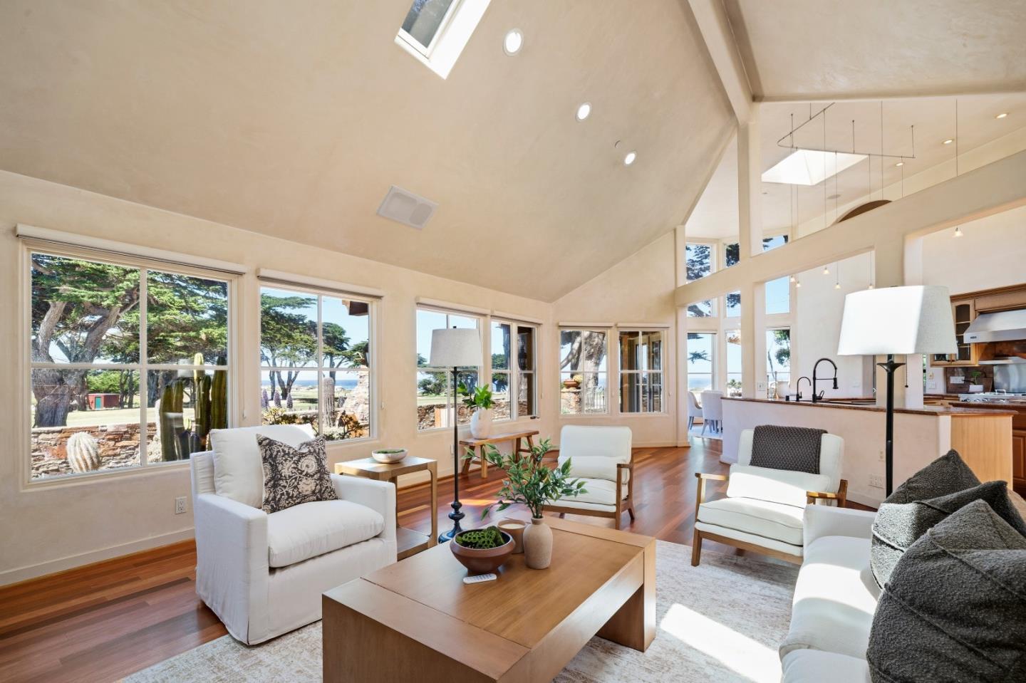 Detail Gallery Image 16 of 37 For 1273 Surf Ave, Pacific Grove,  CA 93950 - 4 Beds | 3/1 Baths