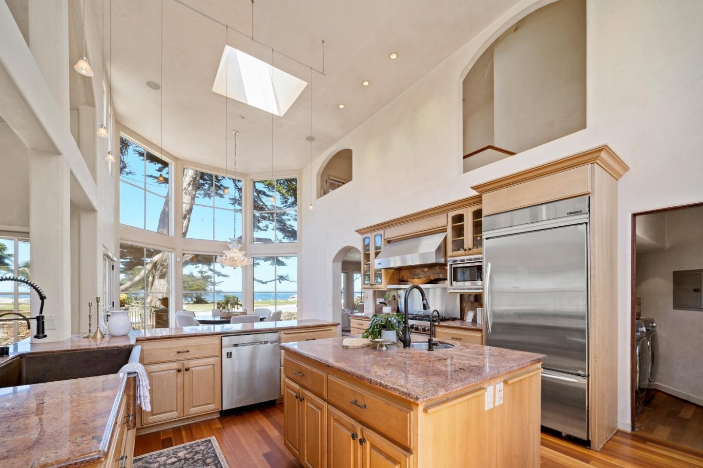 Detail Gallery Image 6 of 37 For 1273 Surf Ave, Pacific Grove,  CA 93950 - 4 Beds | 3/1 Baths