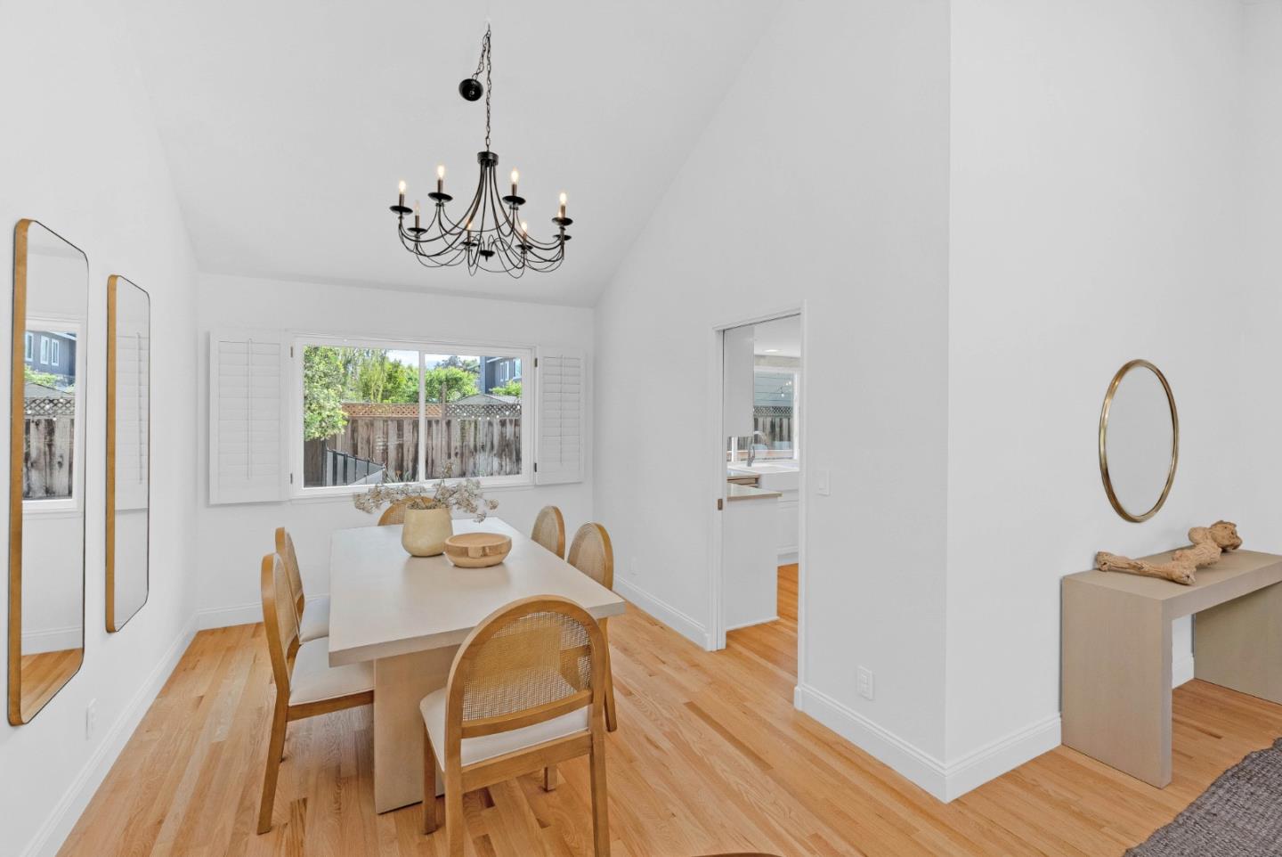 Detail Gallery Image 7 of 58 For 1060 Shandwick Ct, San Jose,  CA 95136 - 4 Beds | 2/1 Baths